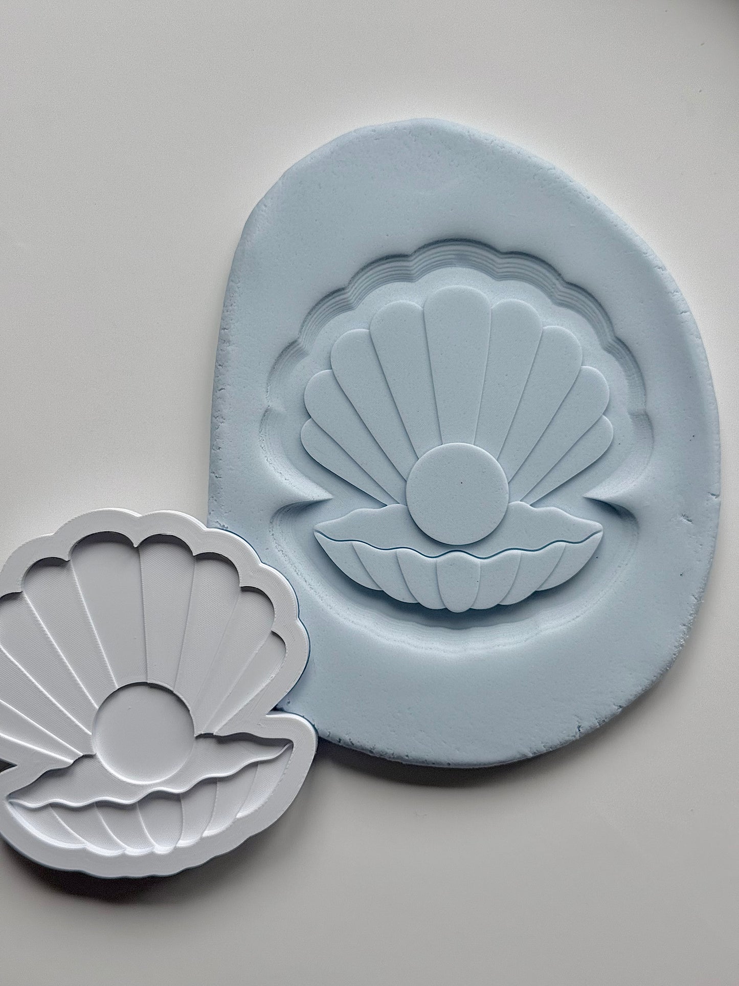 Clam Shell