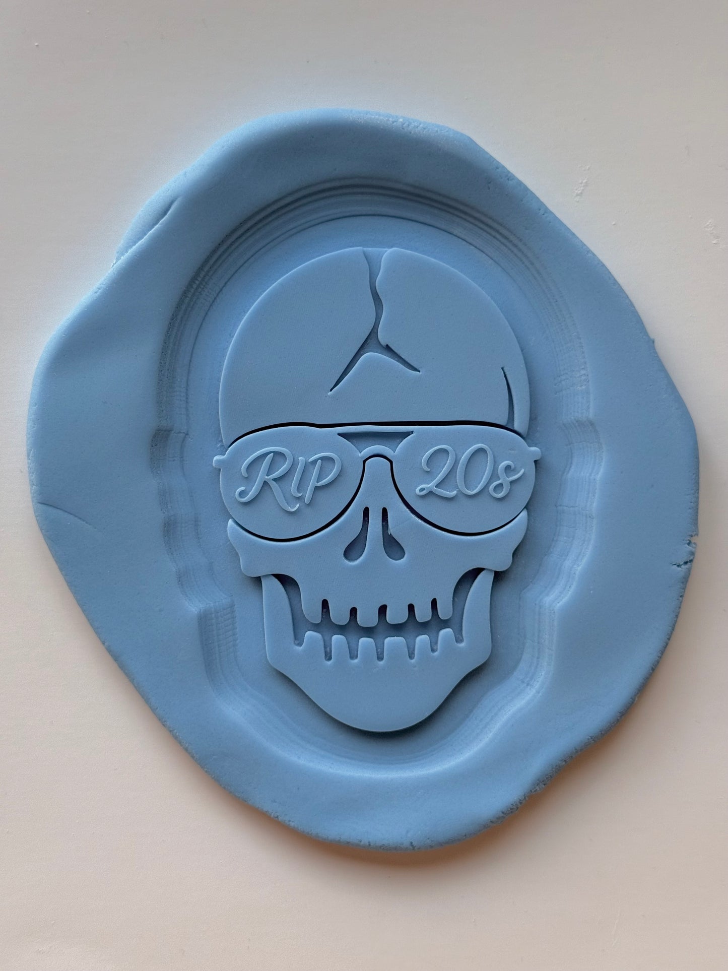 RIP 20s Skull in Glasses