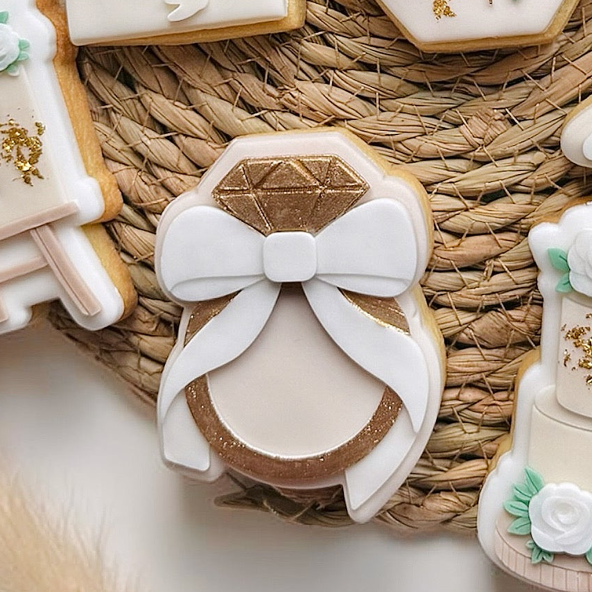 Ring with Bow