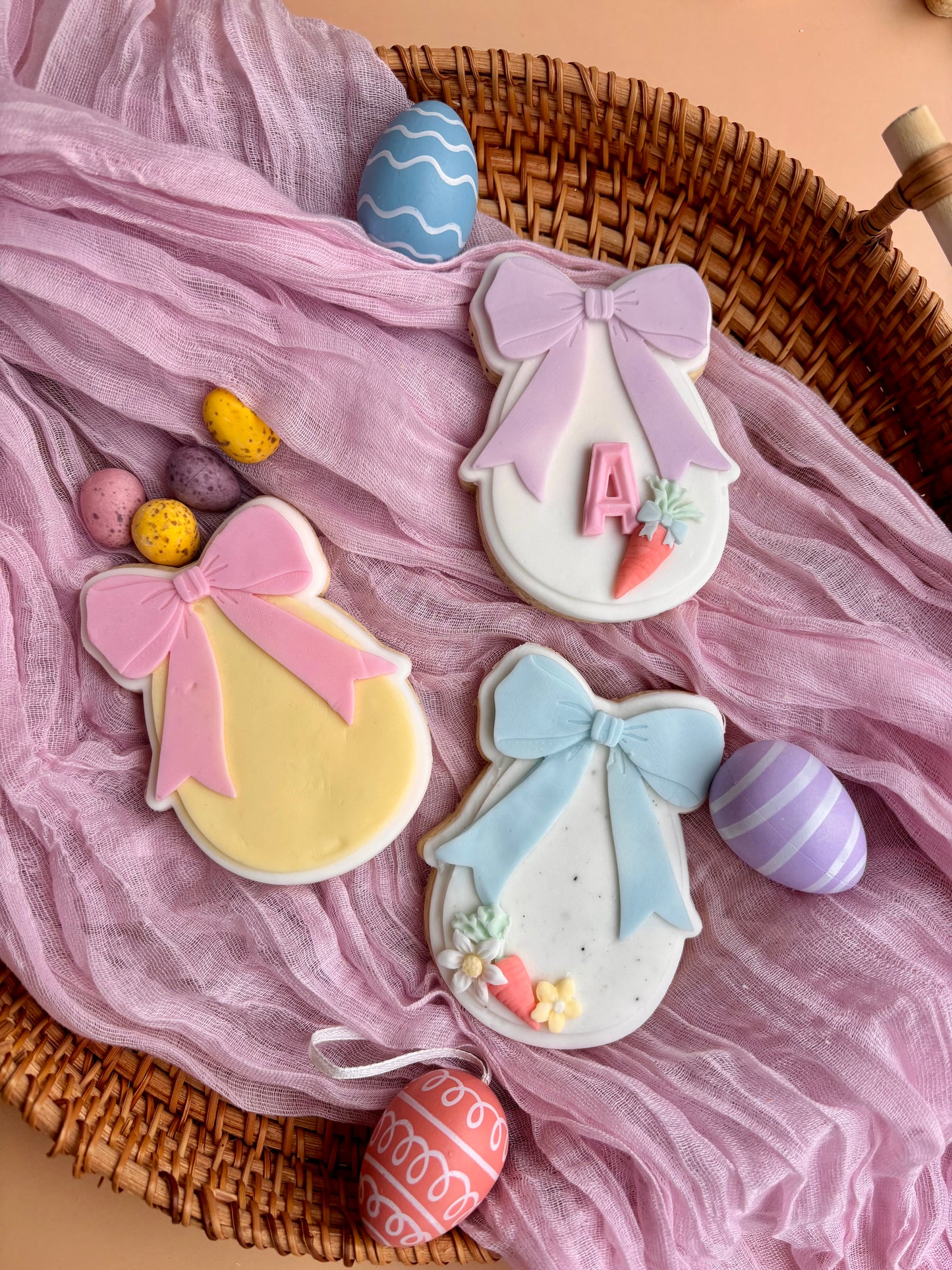 Egg with Bow