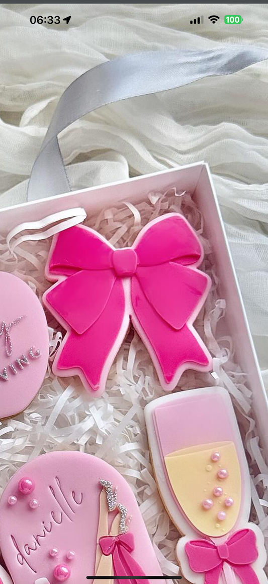 Chunky Bow Stamp and Cutter