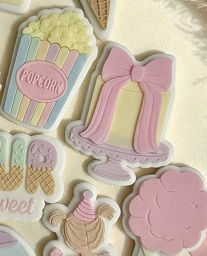 Bow Cake