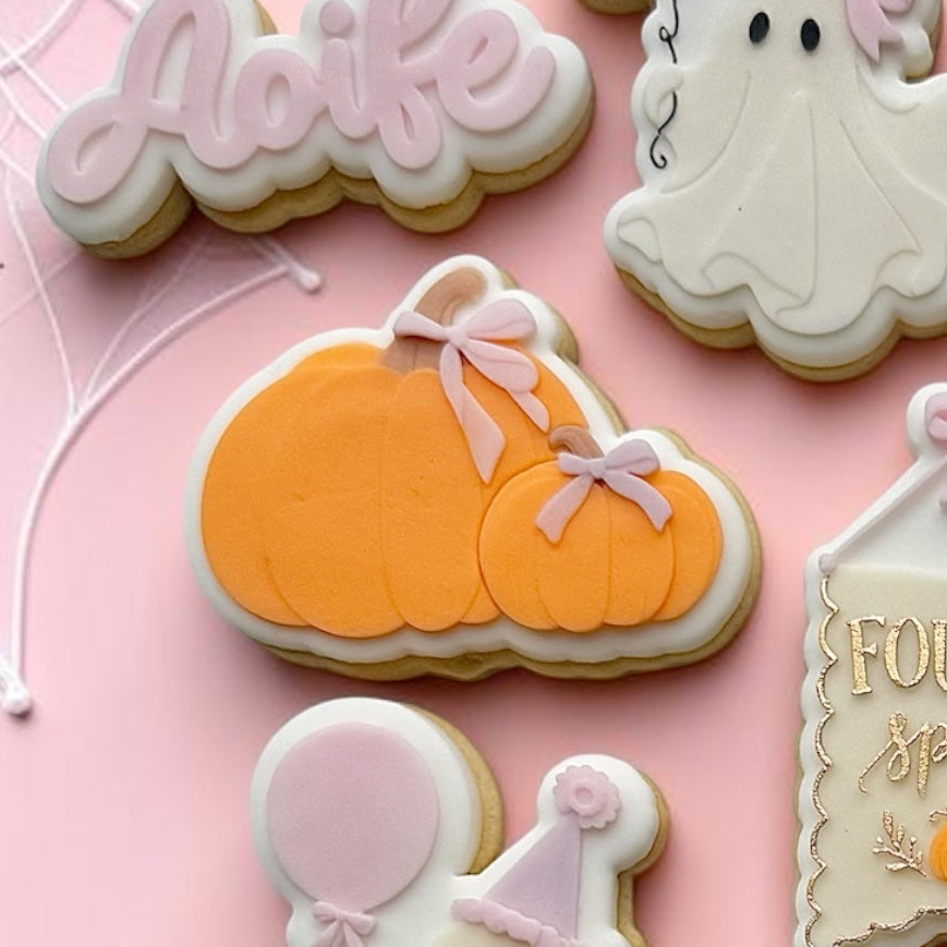 Two Pumpkins with Bows